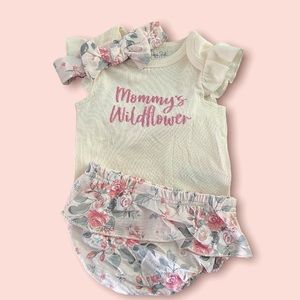 Mommy’s wild flower 💕